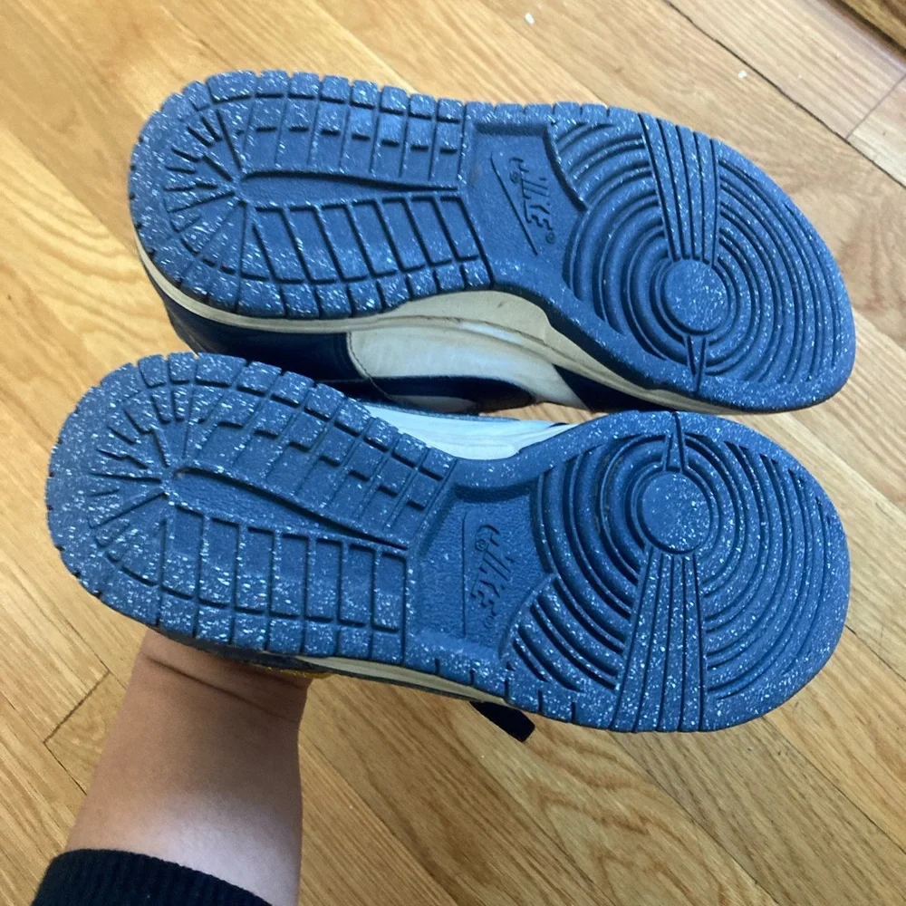Girls Nike Jordan’s Blue and White Sneakers size 5.5